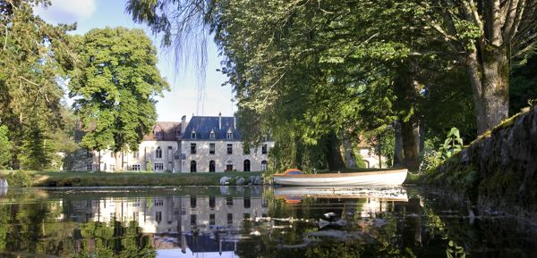 CRUCEROS FLUVIALES CANALES DE FRANCIA L´IMPRESSIONNISTE CRUCEROS BORGOÑA CRUCEROS FLUVIALES CANALES BURGUNDY CRUISES CROISIERES CANAL DE BOURGOGNE ABBAYE DE LA BUSSIERE